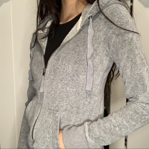 Hollister Velvet Cropped Zip Up Hoodie - Picture 2 of 11